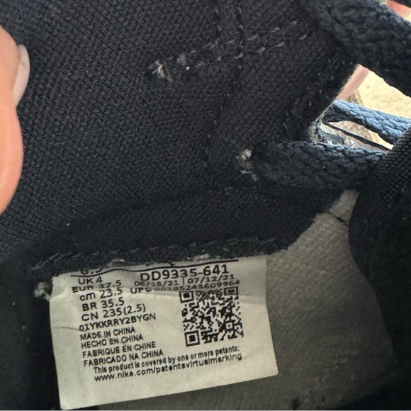 Women’s Air Jordan 1 Retro Hi OG Bubblegum - Picture 6 of 10